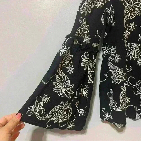 Altar’d State Blouse Women’s Black Embroidered Bell Sleeve Boho Tie Back Size M - Picture 3 of 8
